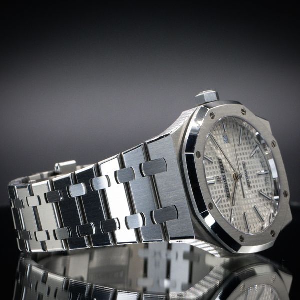 Audemars Piguet Royal Oak 15400ST.OO.1220ST.02